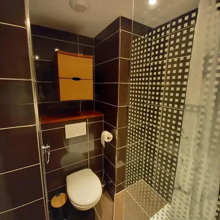 Le 100 South - Les Neves,